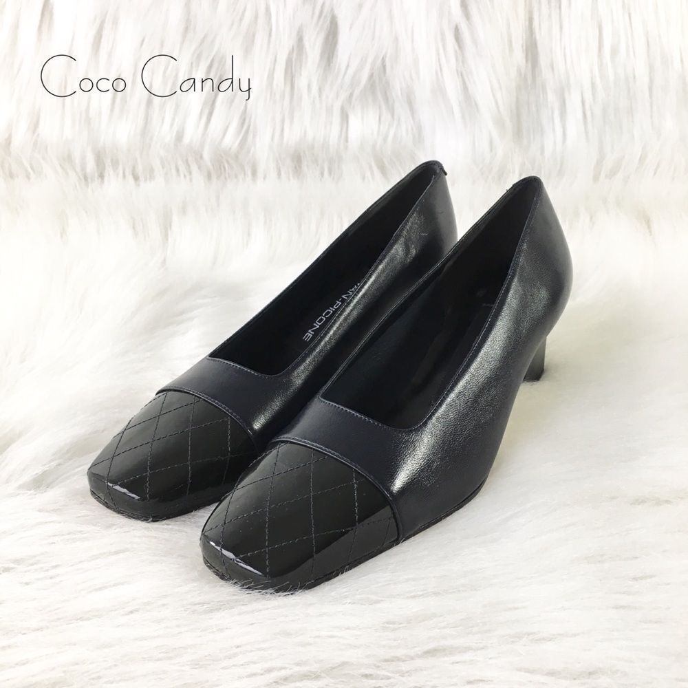 🔃Evan Picone Navy Blue Leather High Heel Pumps